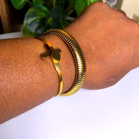 Gold Plated Titanium Steel Stretch Bangle Women Sz 8” - Picture 2 of 9